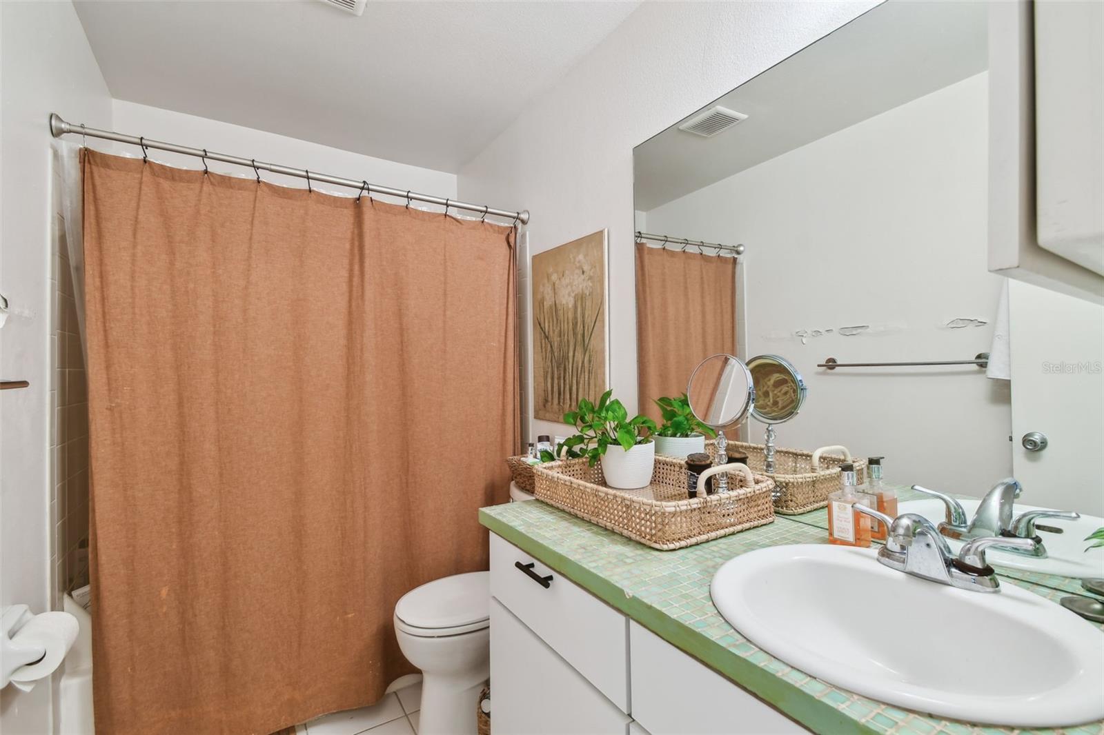 310 S DELAWARE AVE #F