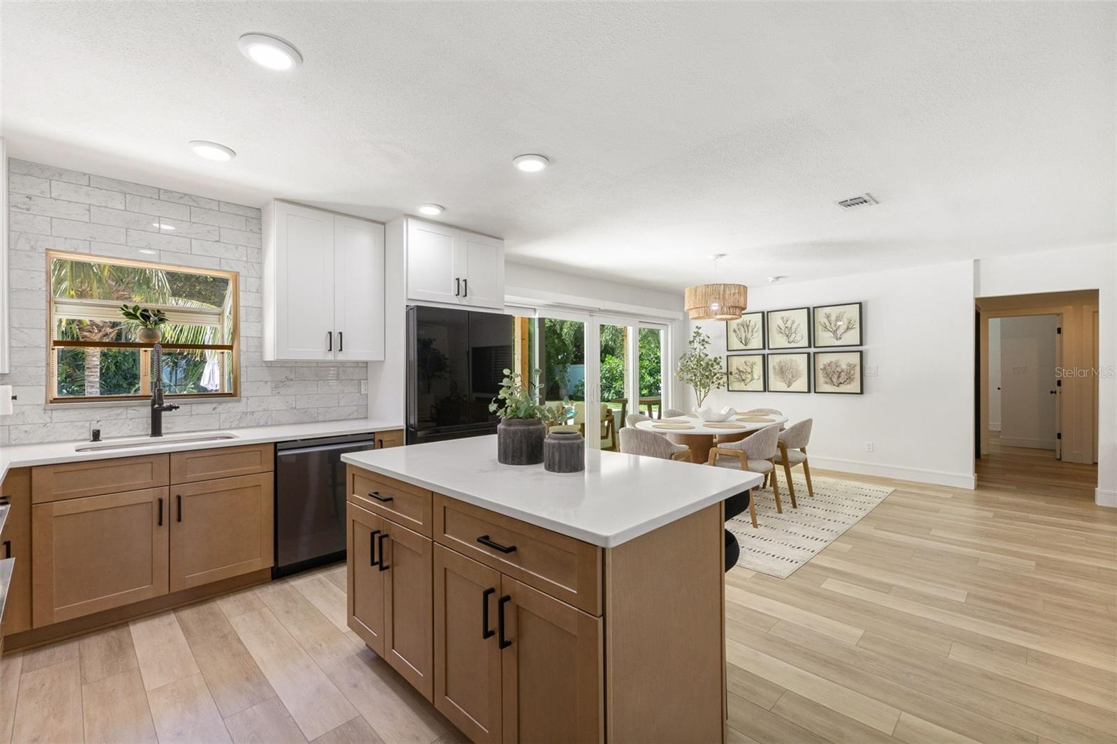 4618 BAYSHORE BLVD NE