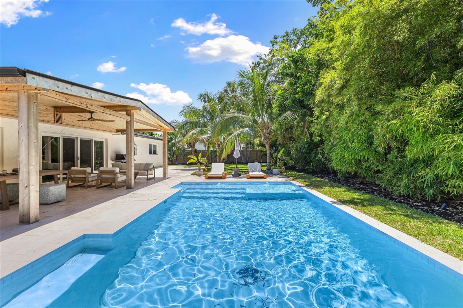 4618 BAYSHORE BLVD NE