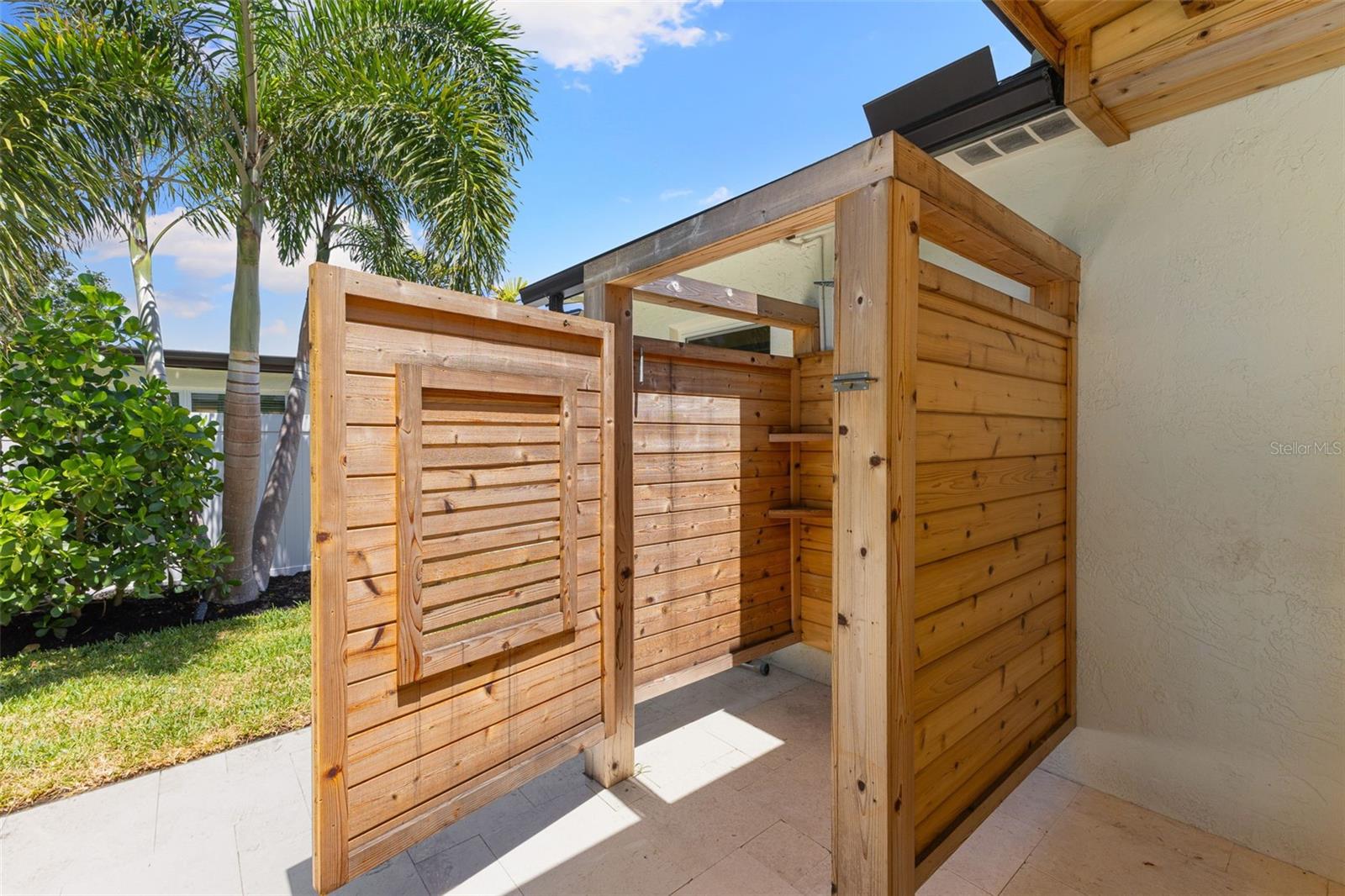 4618 BAYSHORE BLVD NE