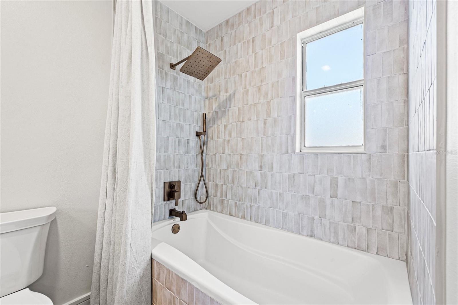 4618 BAYSHORE BLVD NE