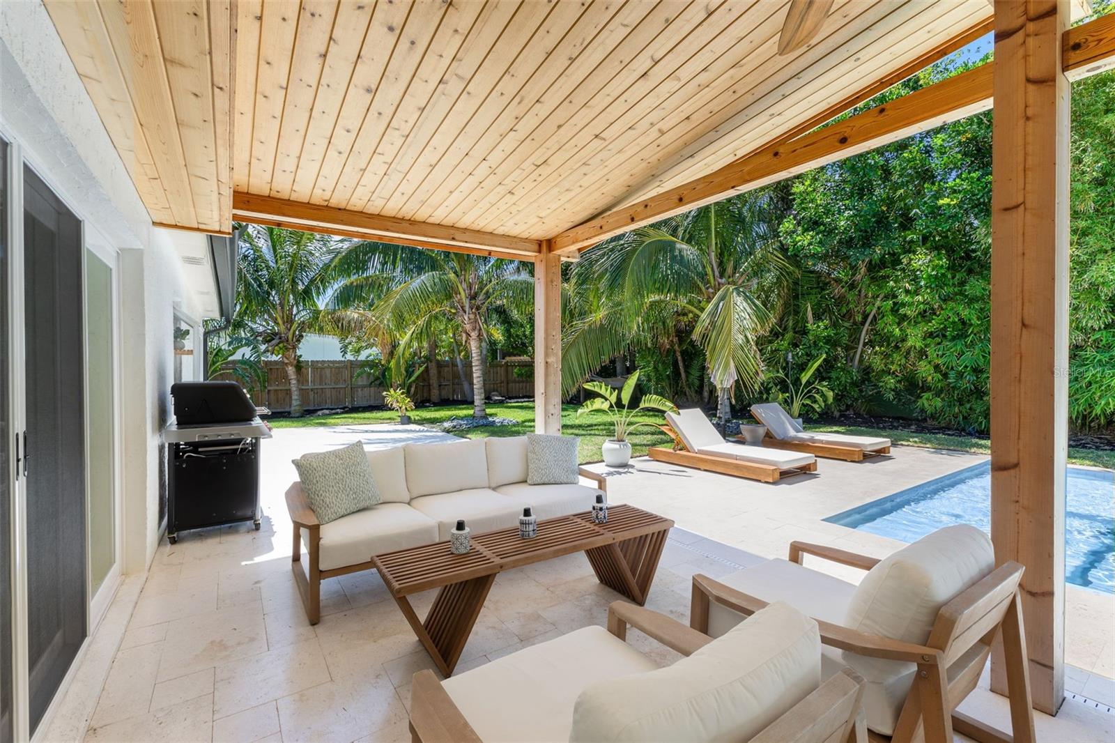 4618 BAYSHORE BLVD NE