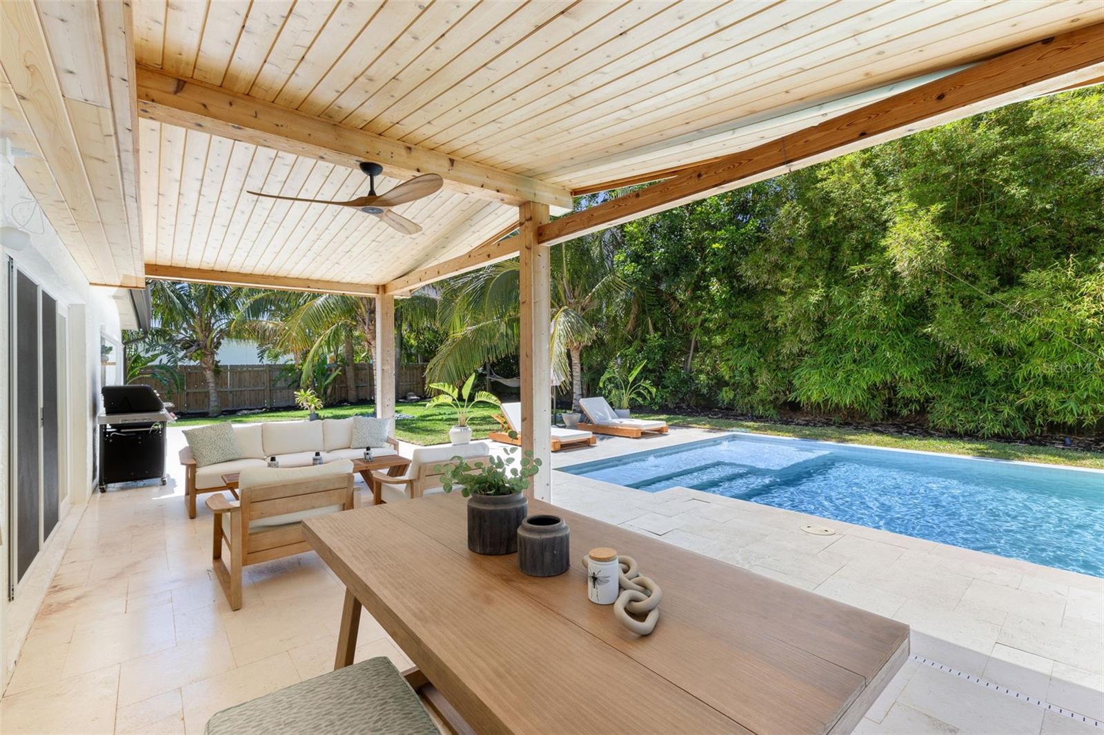 4618 BAYSHORE BLVD NE