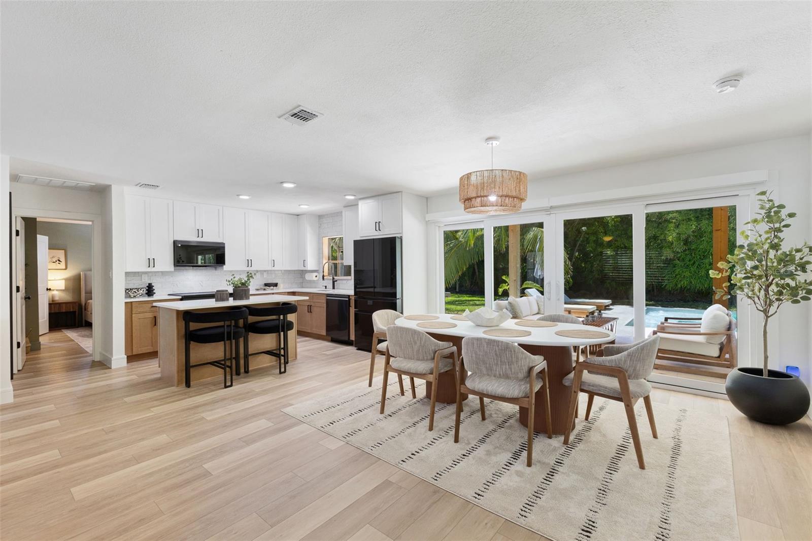 4618 BAYSHORE BLVD NE