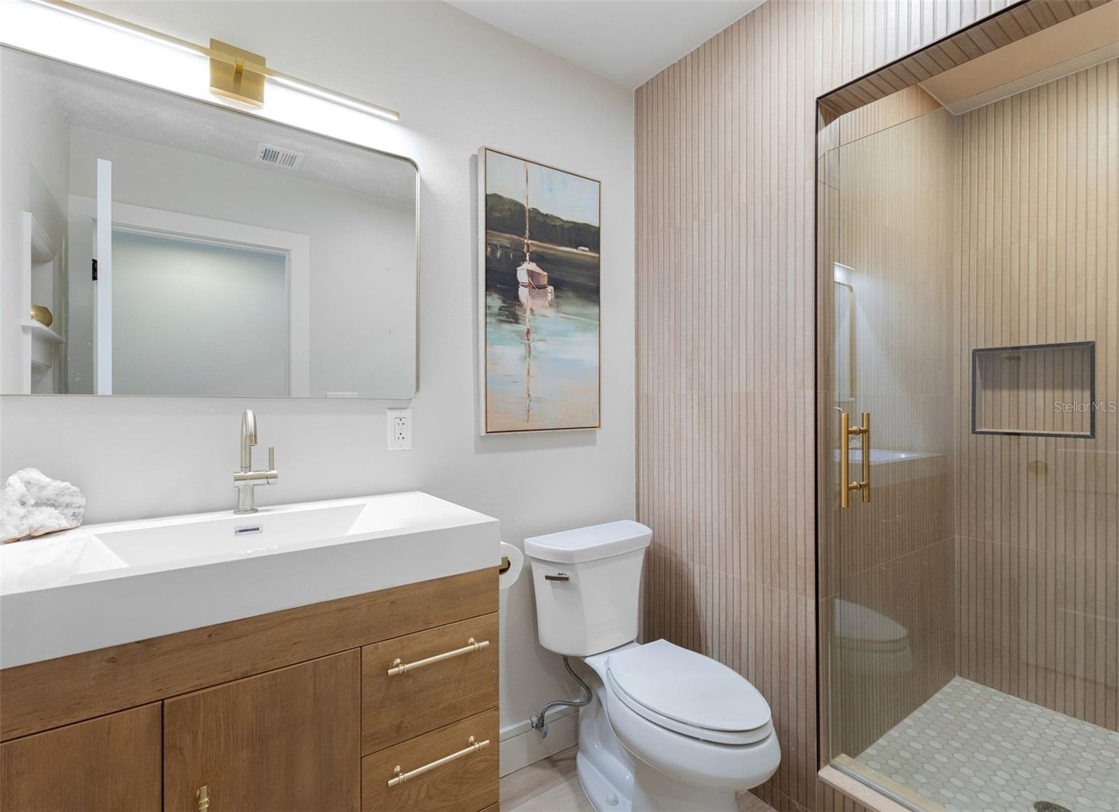 4618 BAYSHORE BLVD NE