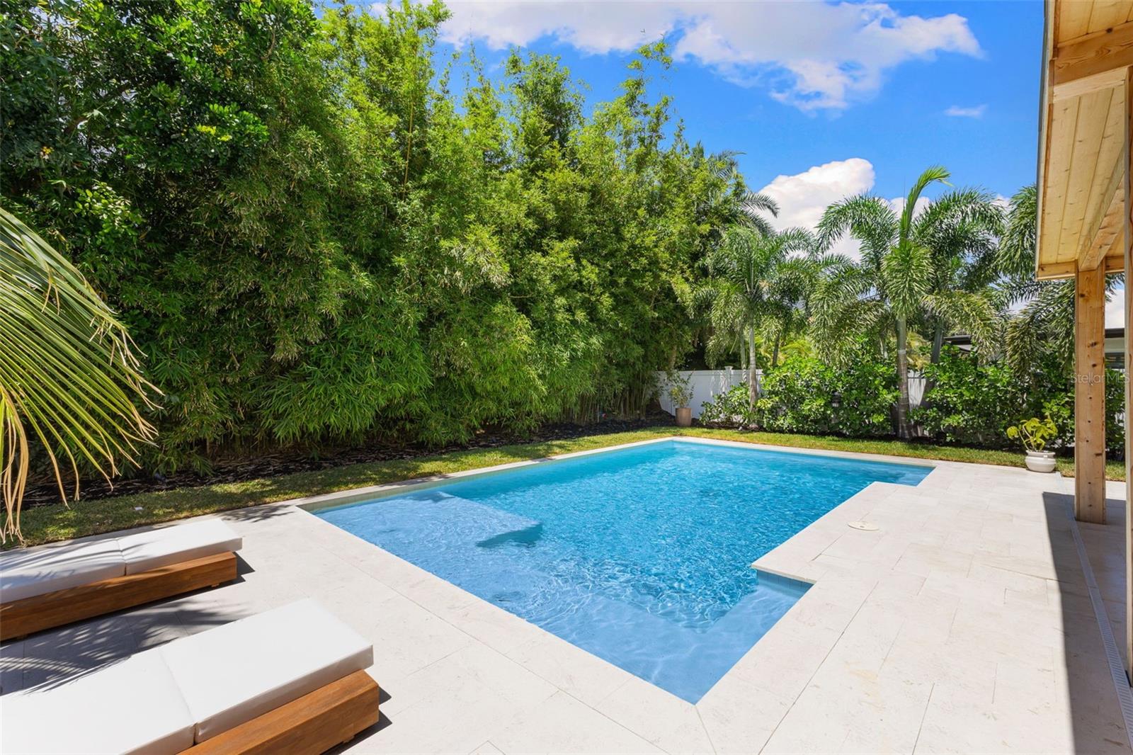 4618 BAYSHORE BLVD NE