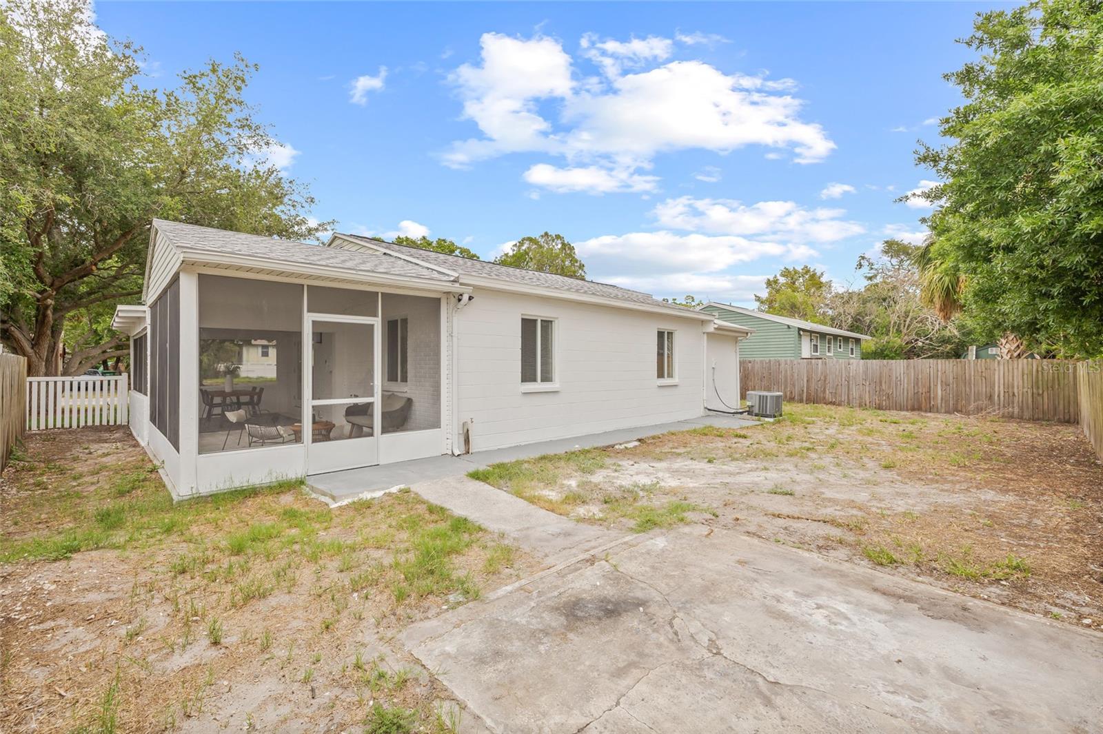 3008 W VAN BUREN DR