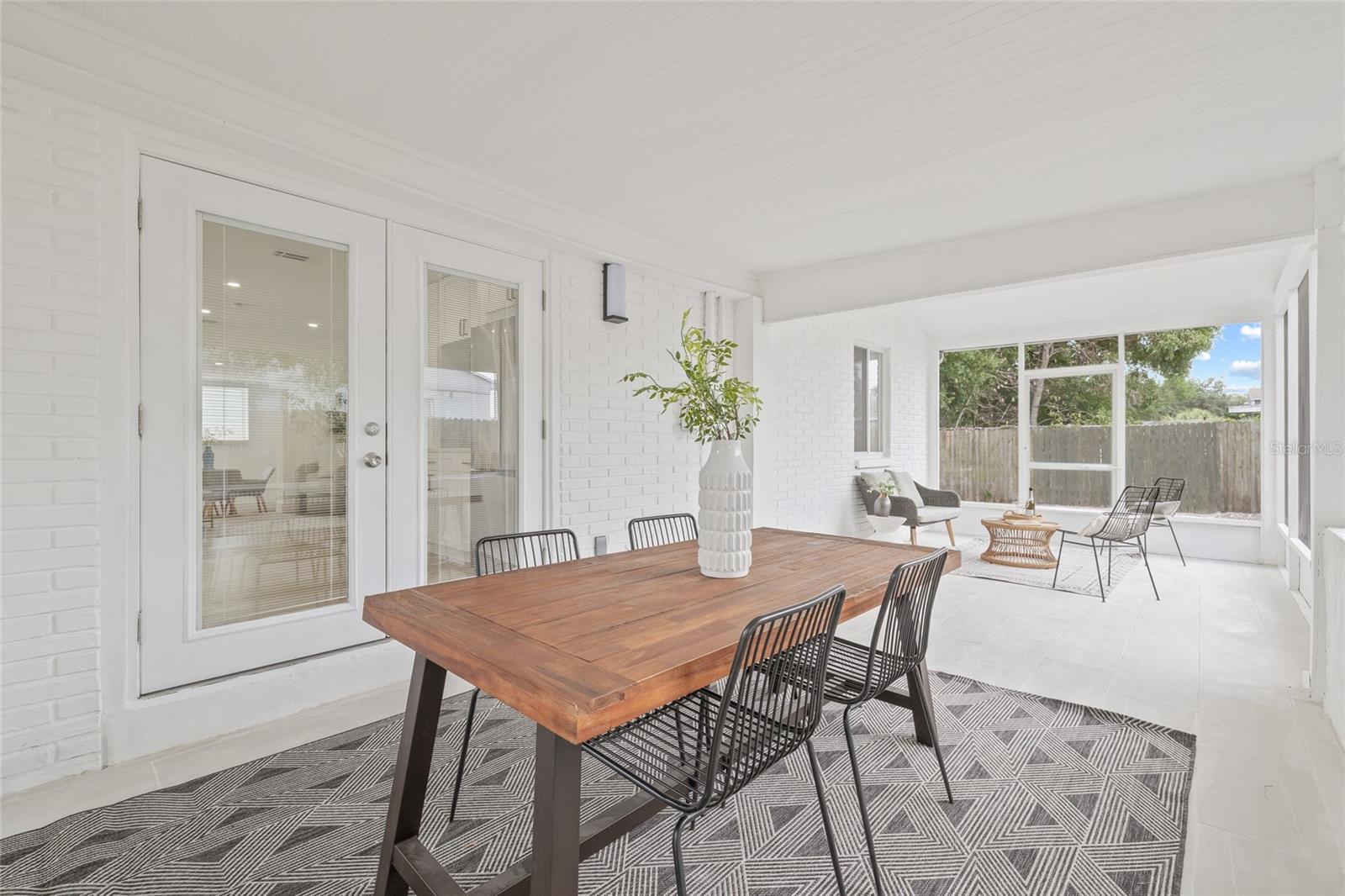 3008 W VAN BUREN DR