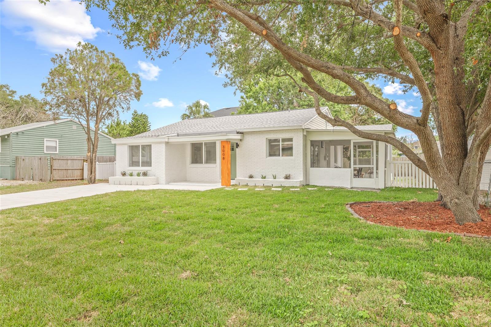 3008 W VAN BUREN DR
