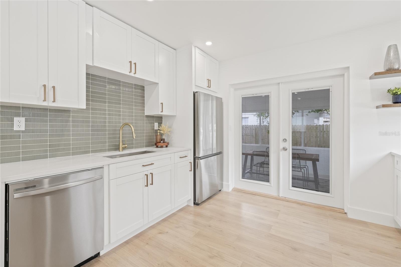3008 W VAN BUREN DR