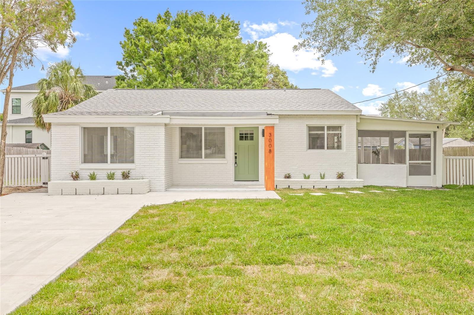 3008 W VAN BUREN DR