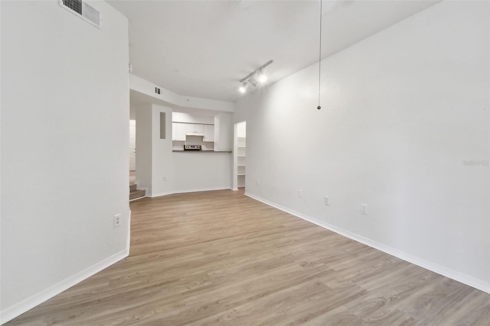 504 S ARMENIA AVE #1328