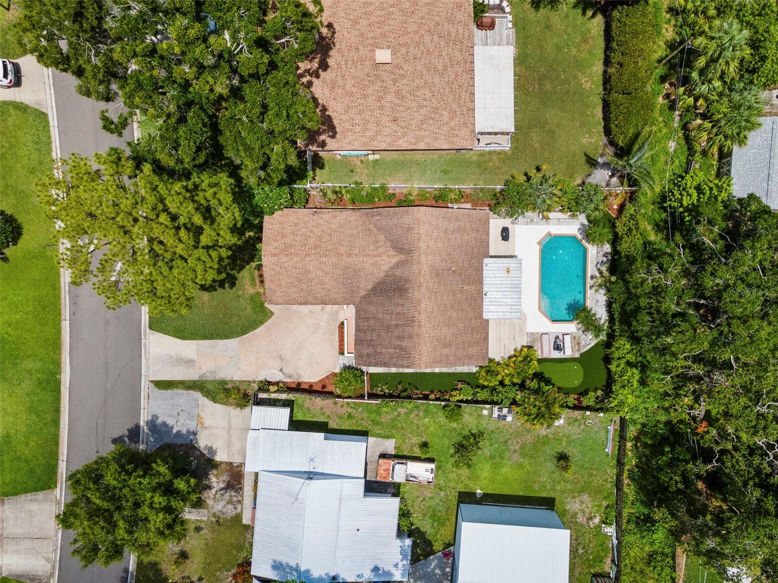 133 SE MADISON CIR N
