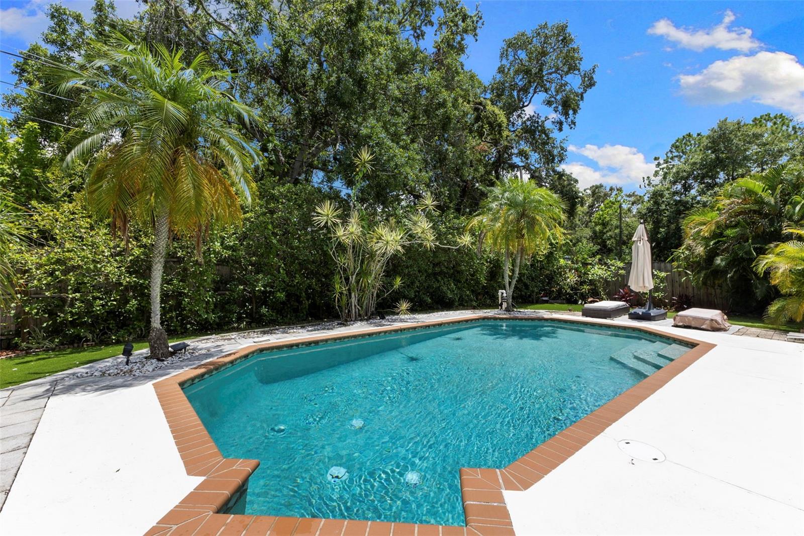 133 SE MADISON CIR N