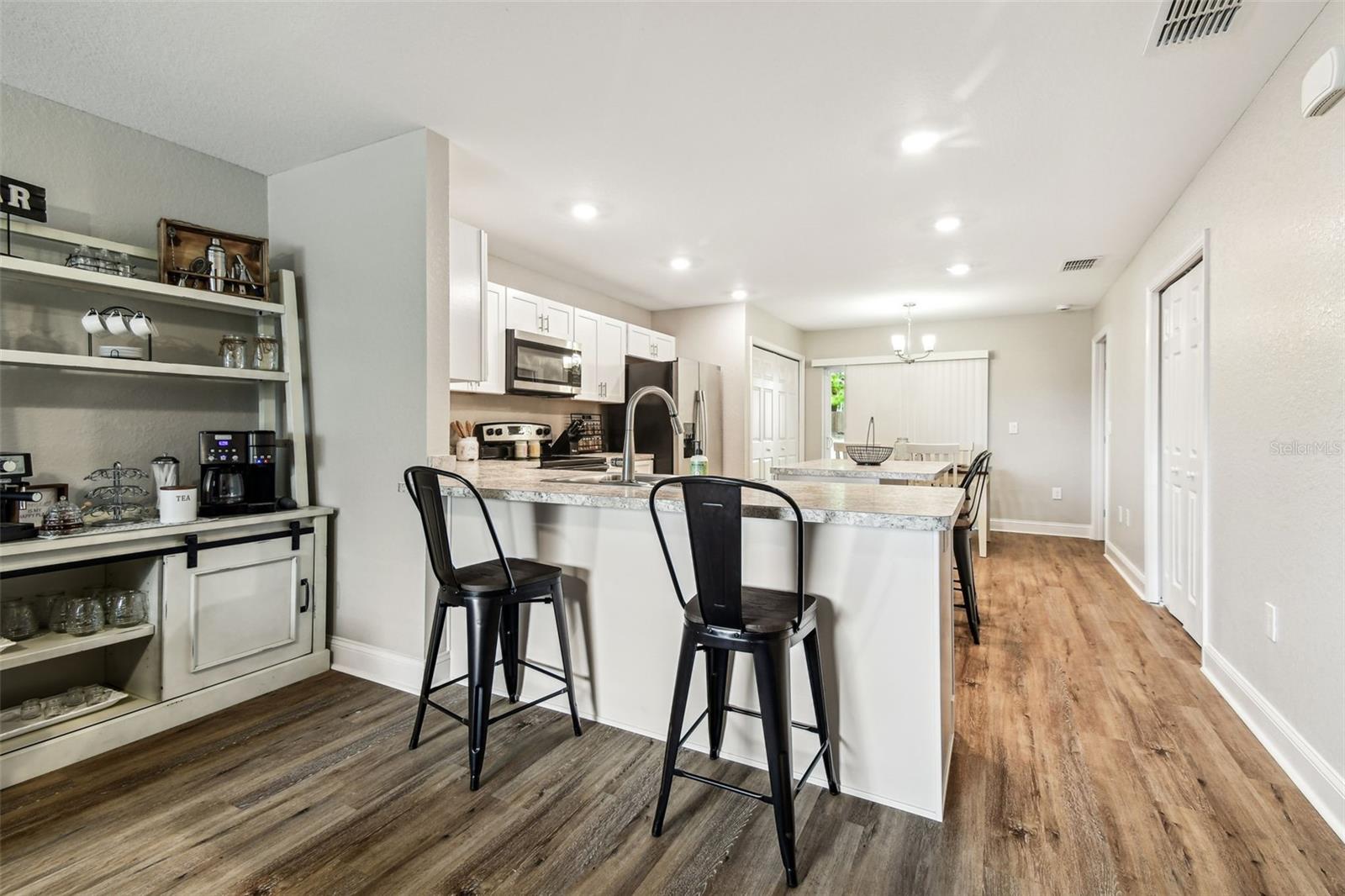 524 CARROLL AVE