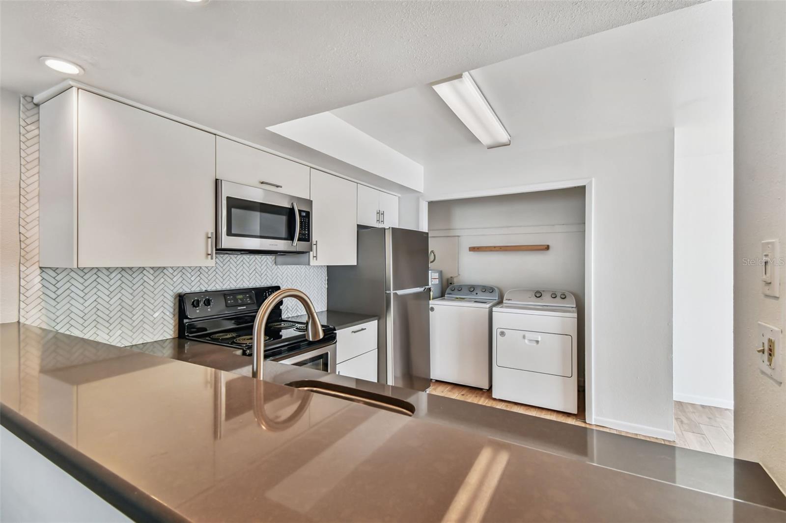 310 S DELAWARE AVE #F