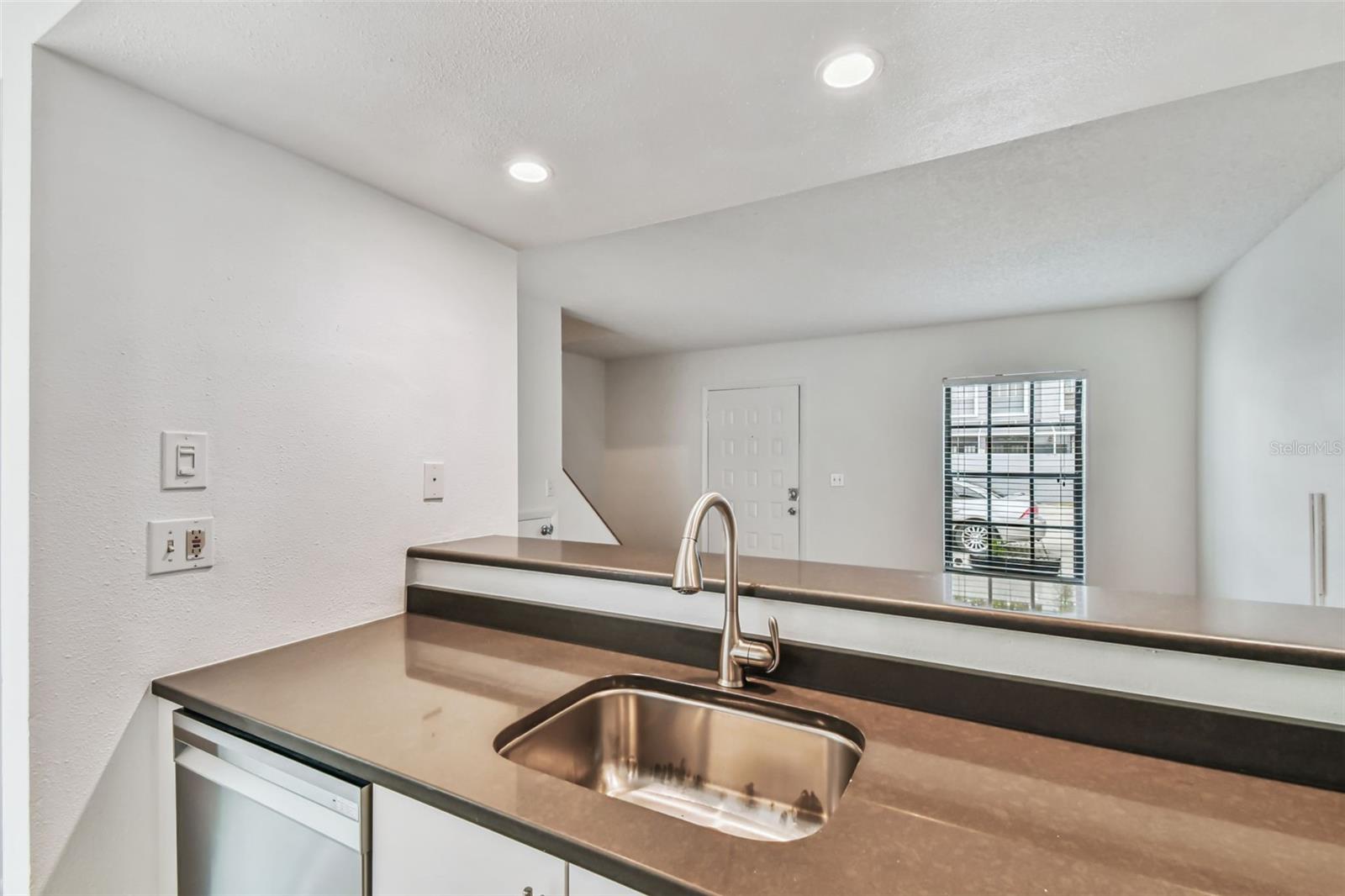 310 S DELAWARE AVE #F