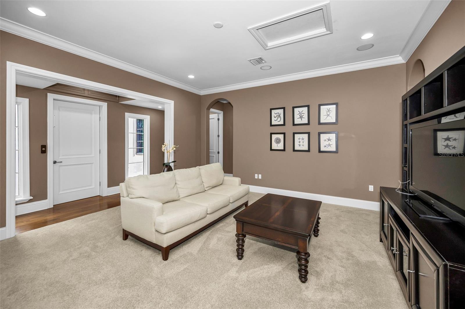 801 BRIGHTWATERS BLVD NE