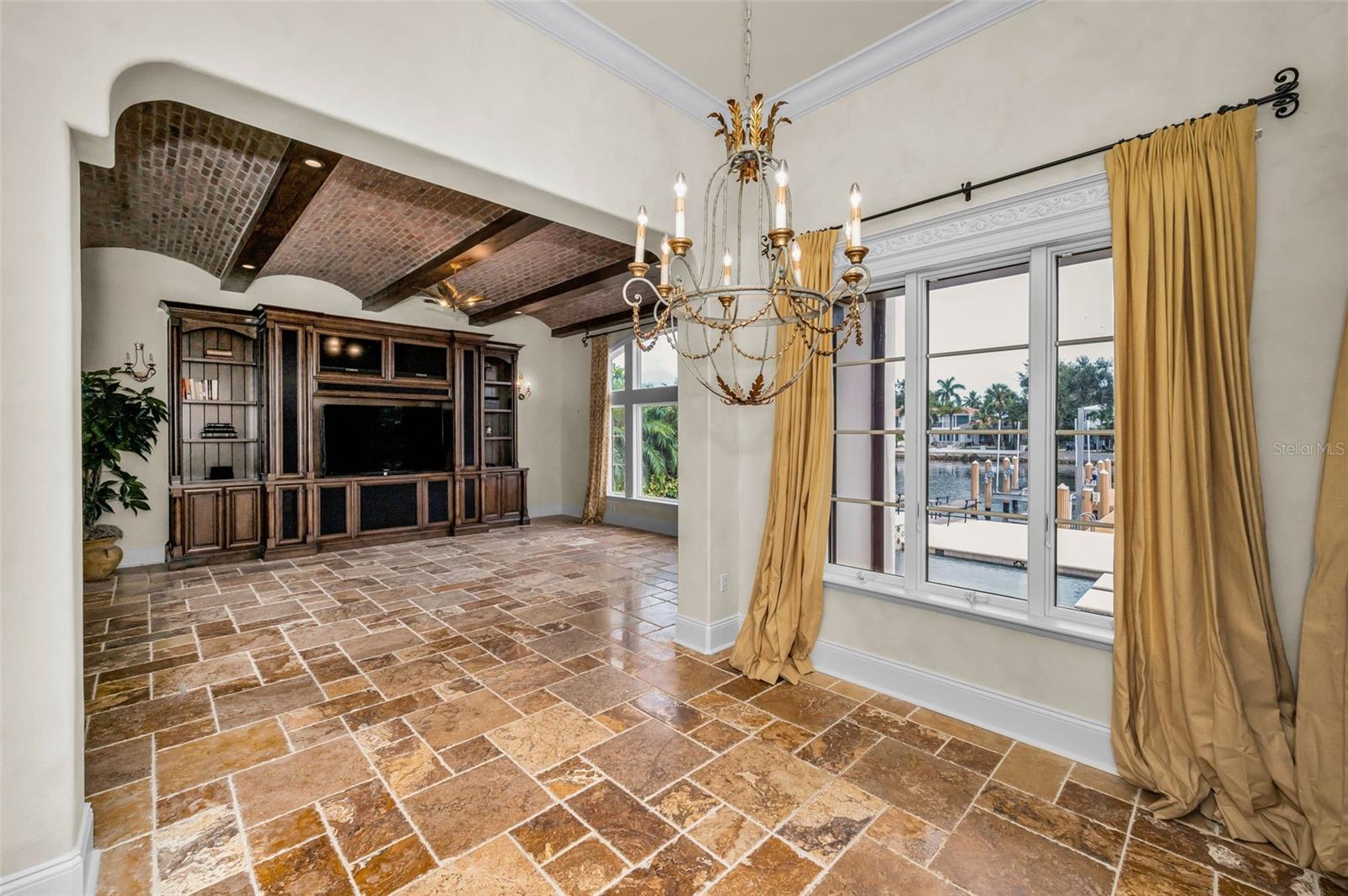 801 BRIGHTWATERS BLVD NE