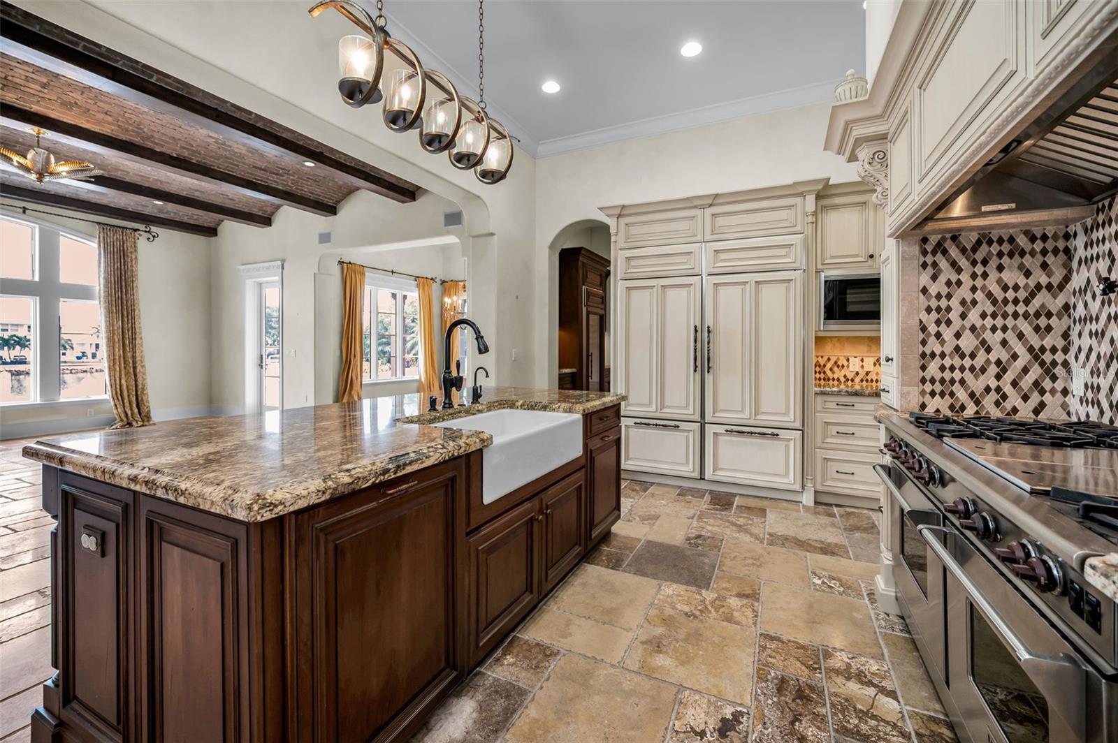 801 BRIGHTWATERS BLVD NE