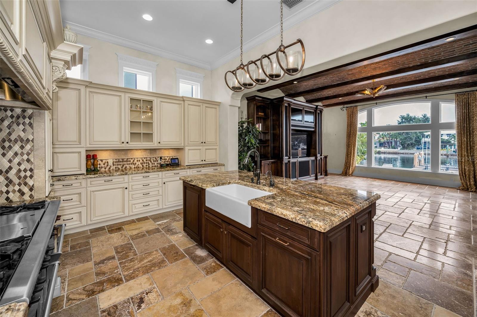 801 BRIGHTWATERS BLVD NE