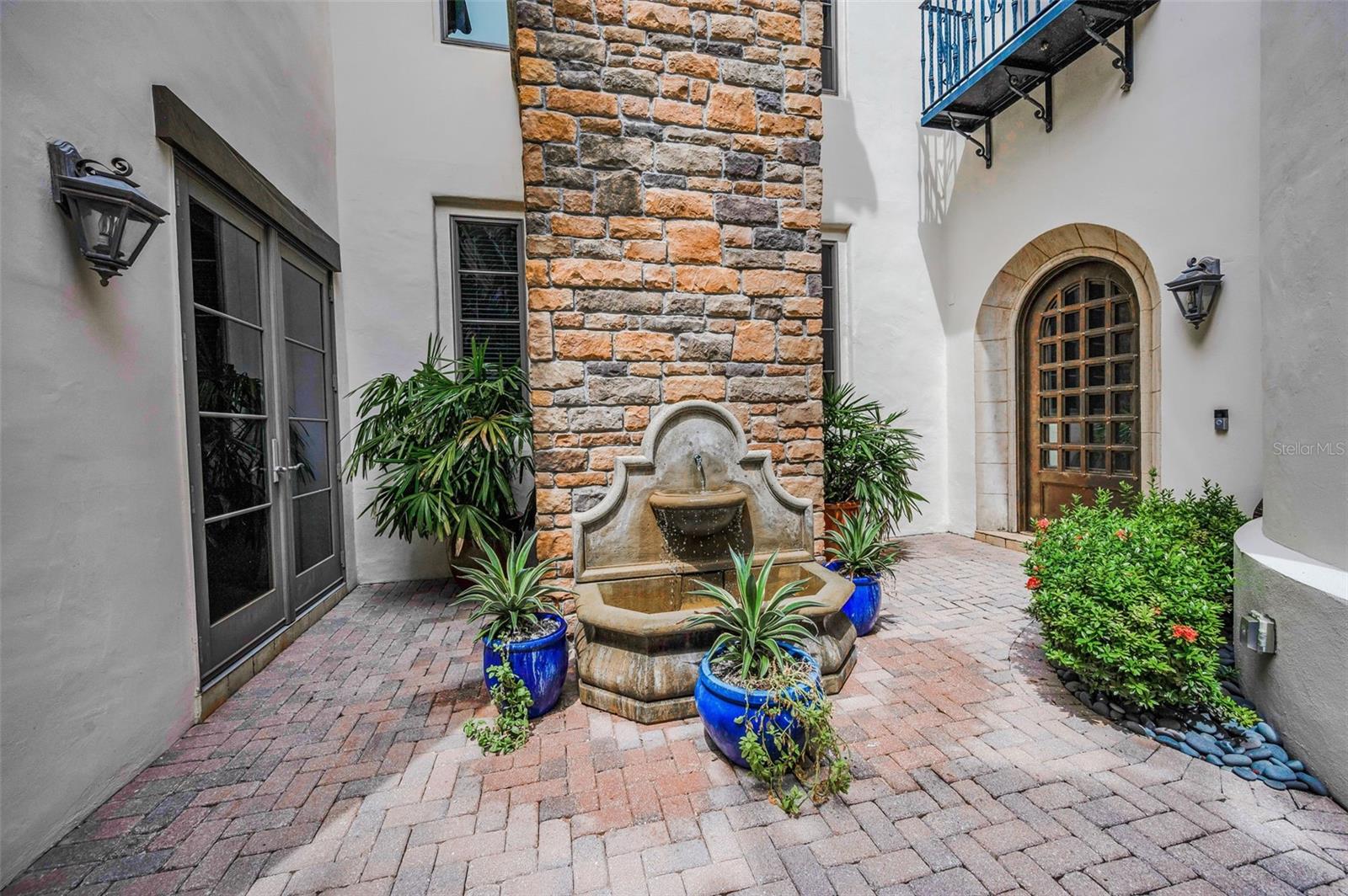 801 BRIGHTWATERS BLVD NE