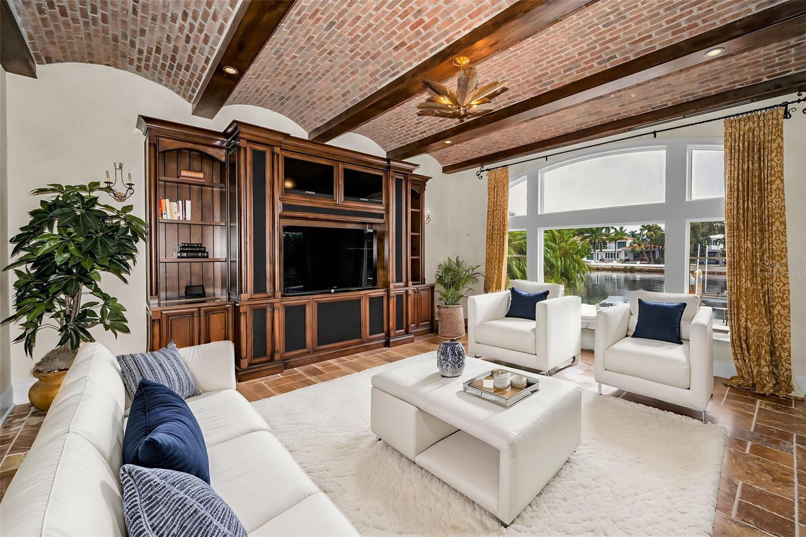 801 BRIGHTWATERS BLVD NE