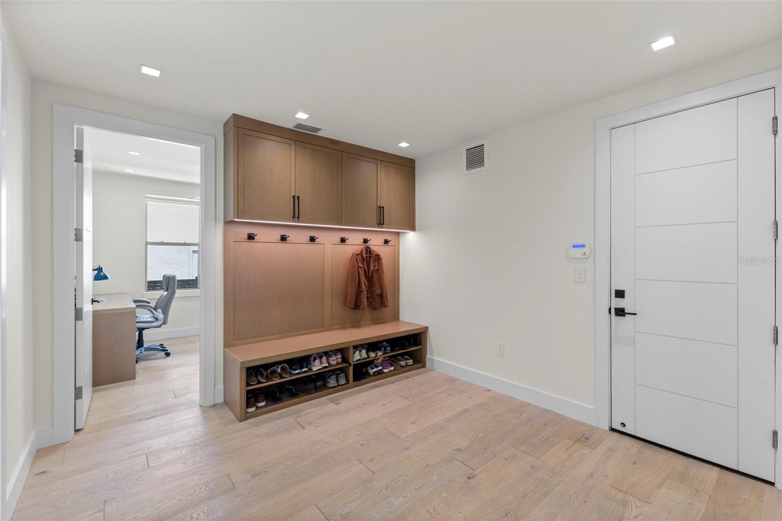5129 W NEPTUNE WAY