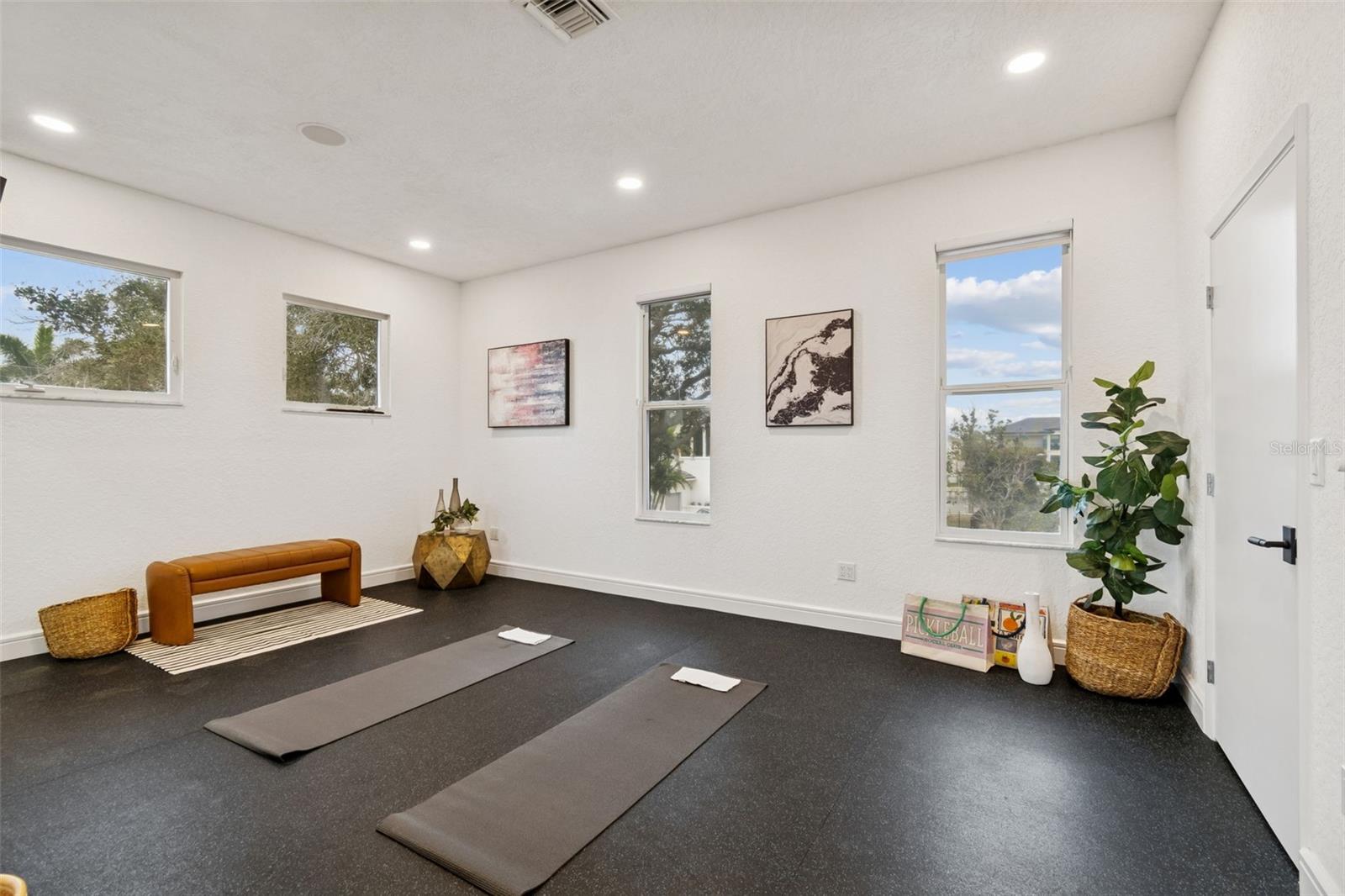 1936 CAROLINA AVE NE