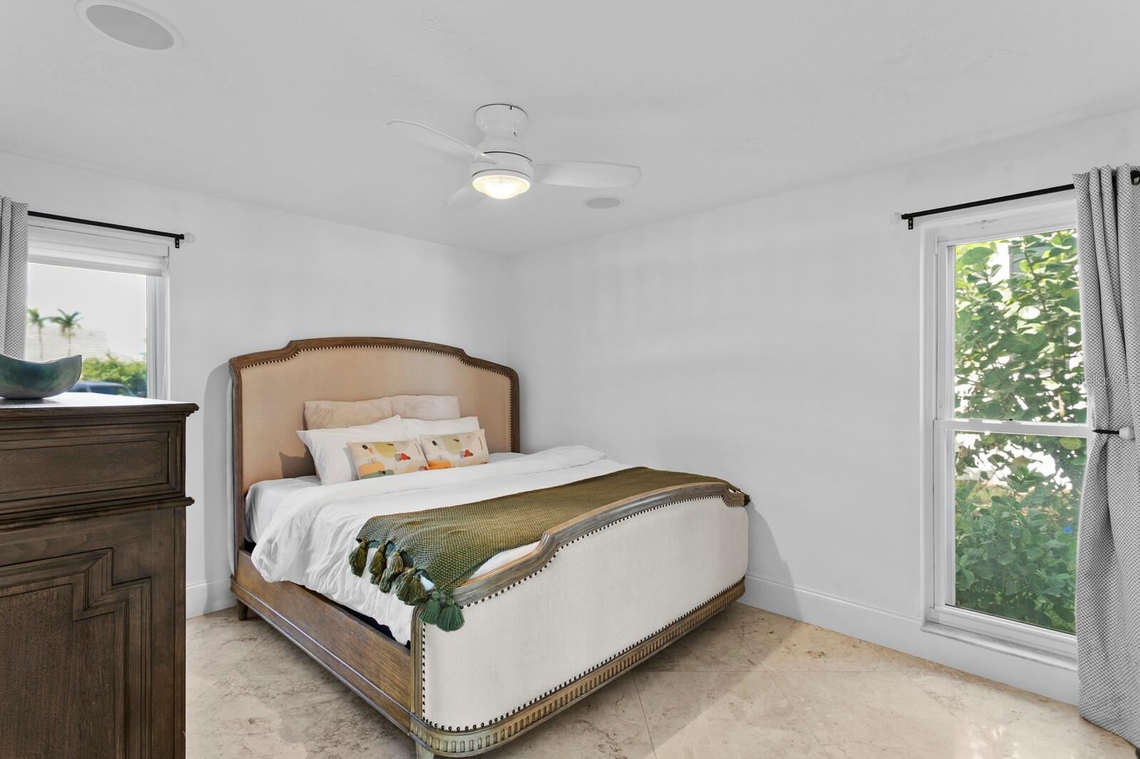 1936 CAROLINA AVE NE