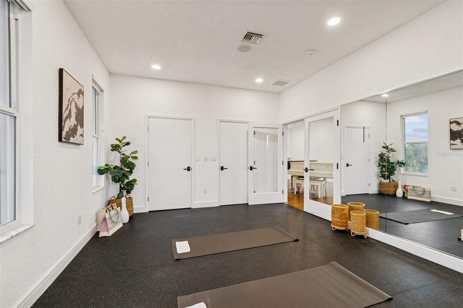 1936 CAROLINA AVE NE