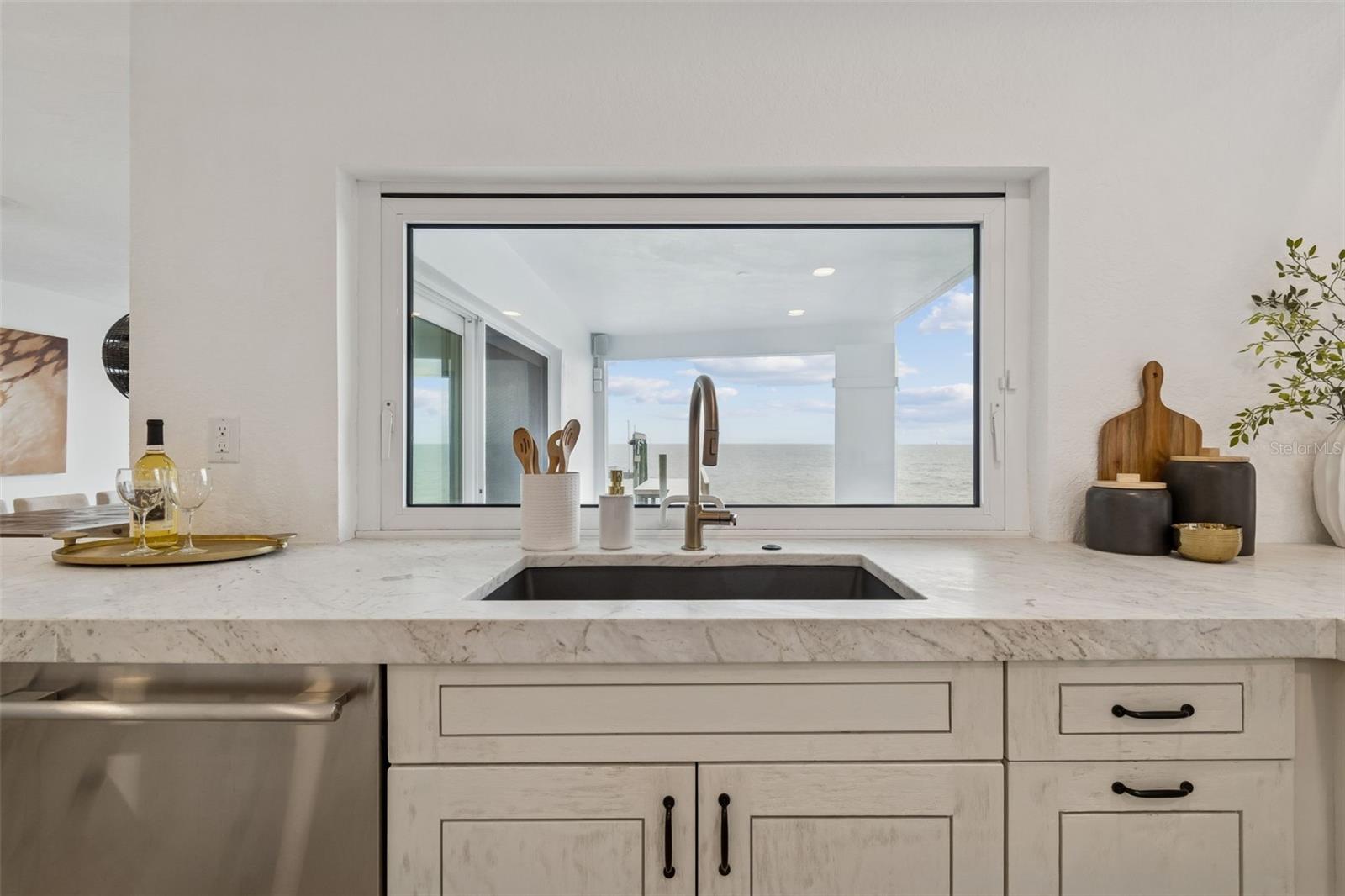 1936 CAROLINA AVE NE