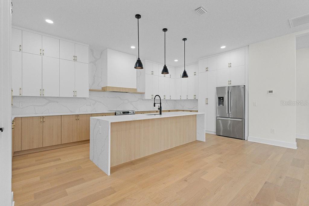 3202 W LA SALLE ST
