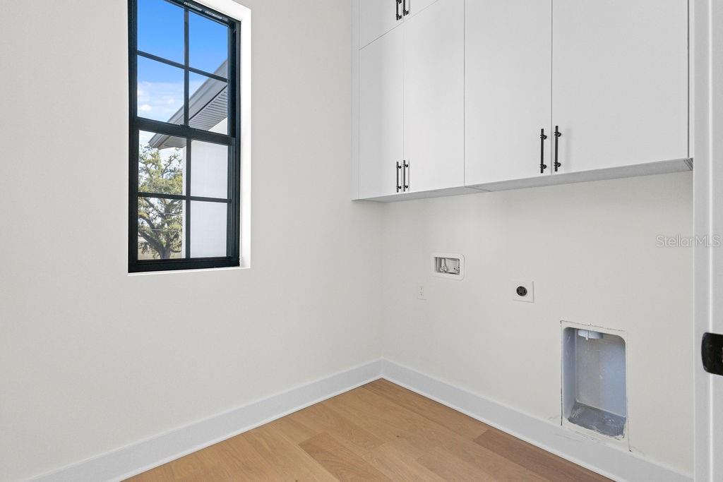 3202 W LA SALLE ST