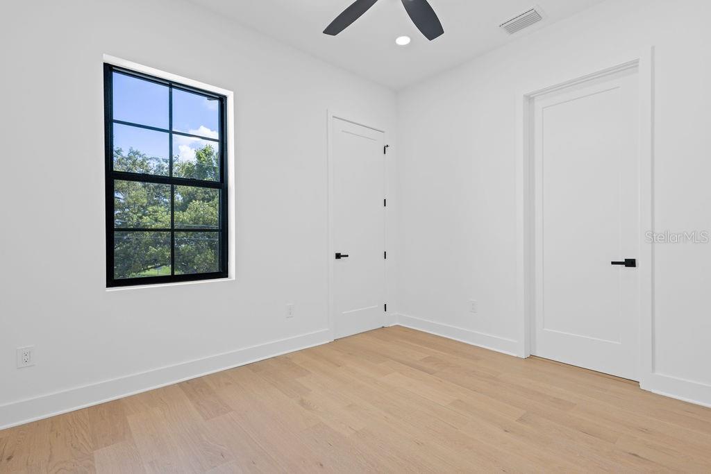 3202 W LA SALLE ST