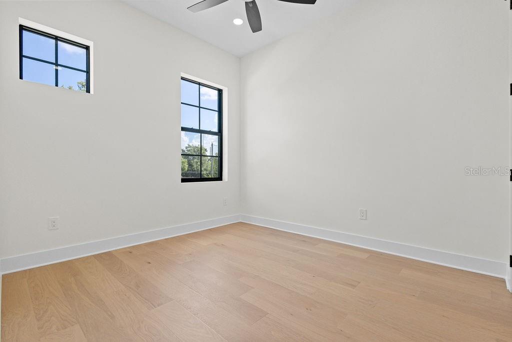 3202 W LA SALLE ST