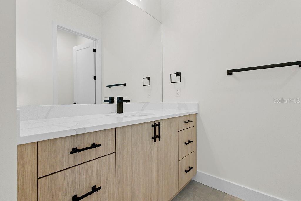3202 W LA SALLE ST