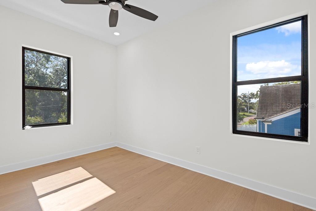 3202 W LA SALLE ST
