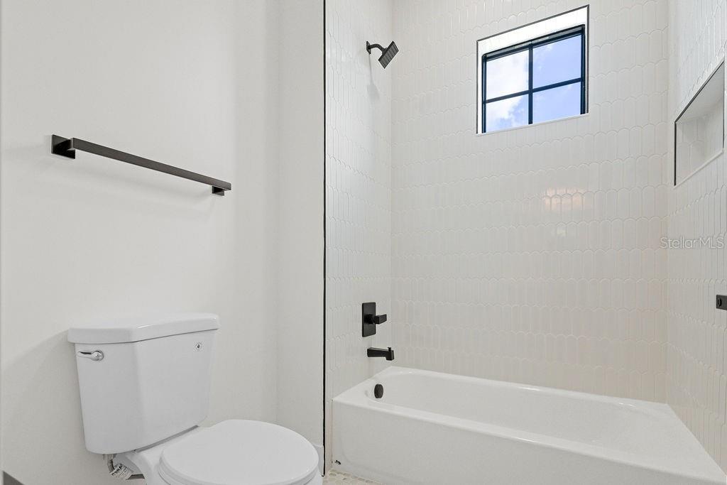 3202 W LA SALLE ST