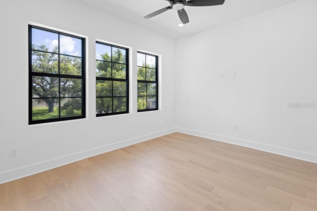 3202 W LA SALLE ST
