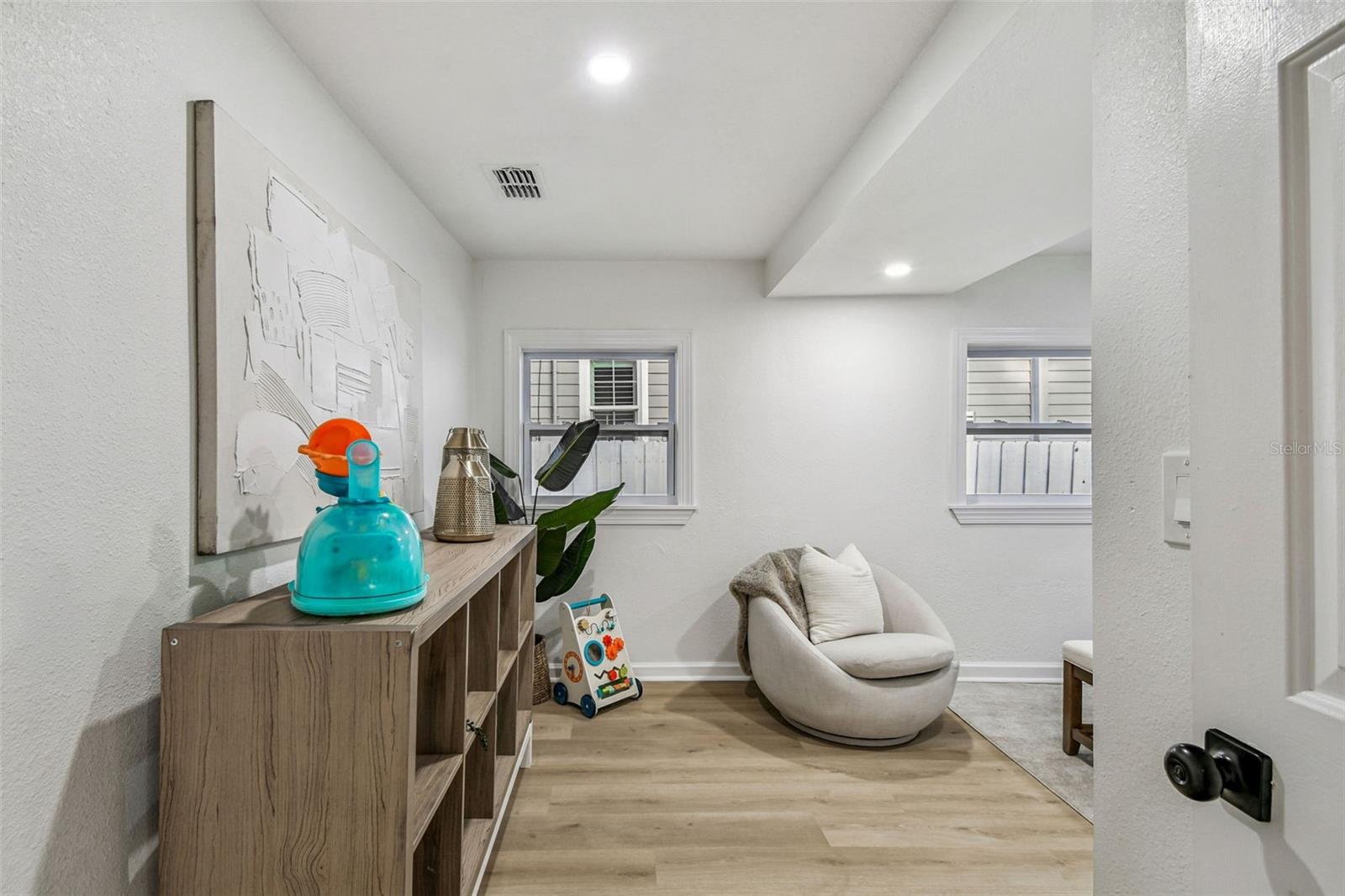 3320 W VILLA ROSA ST