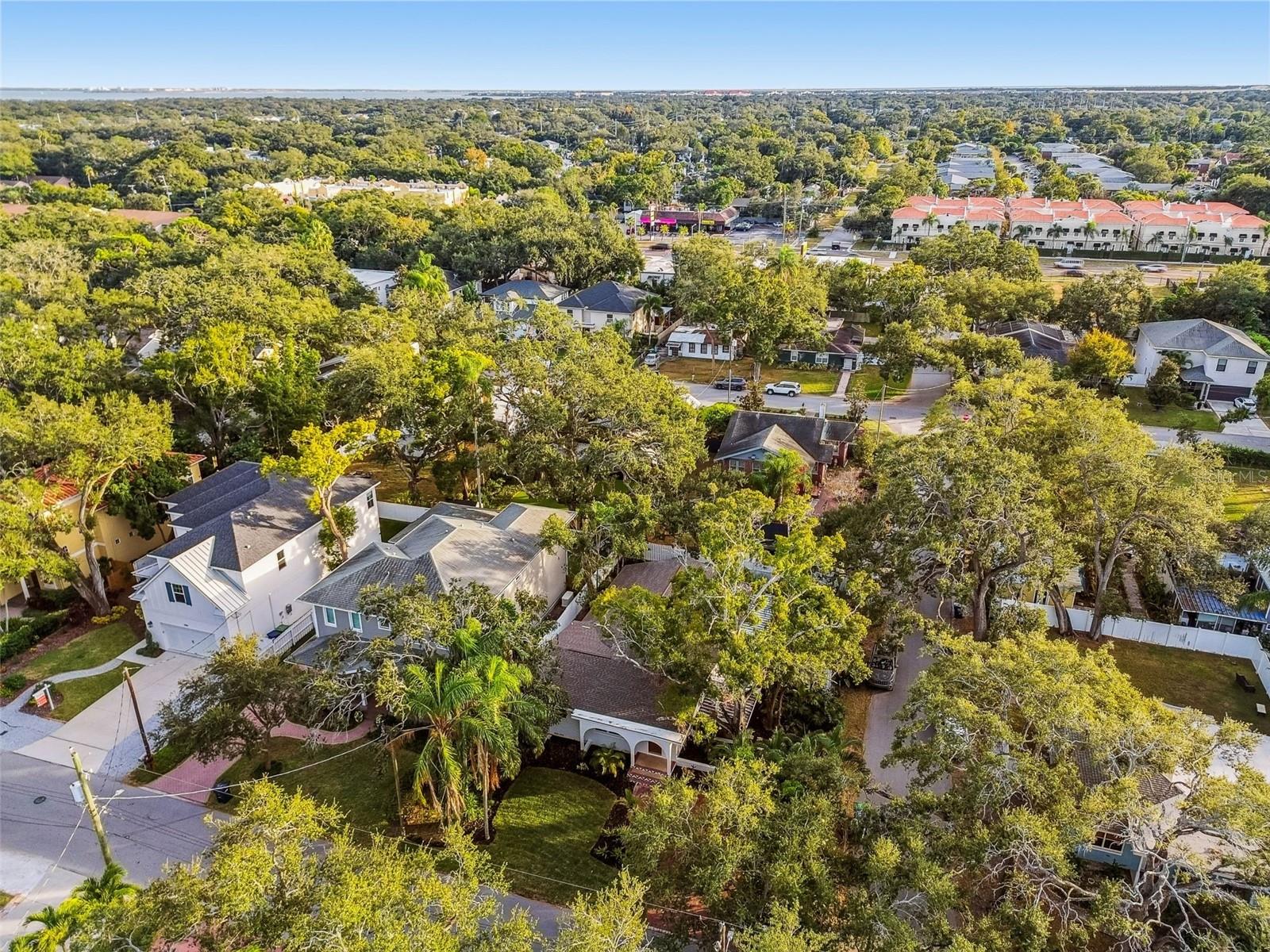 3320 W VILLA ROSA ST