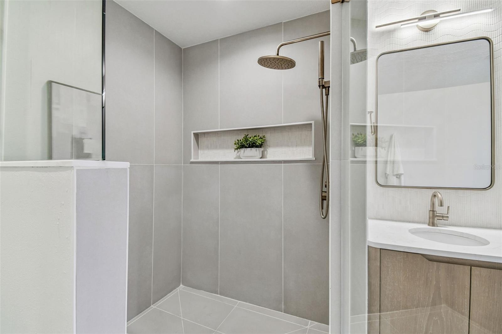 3320 W VILLA ROSA ST