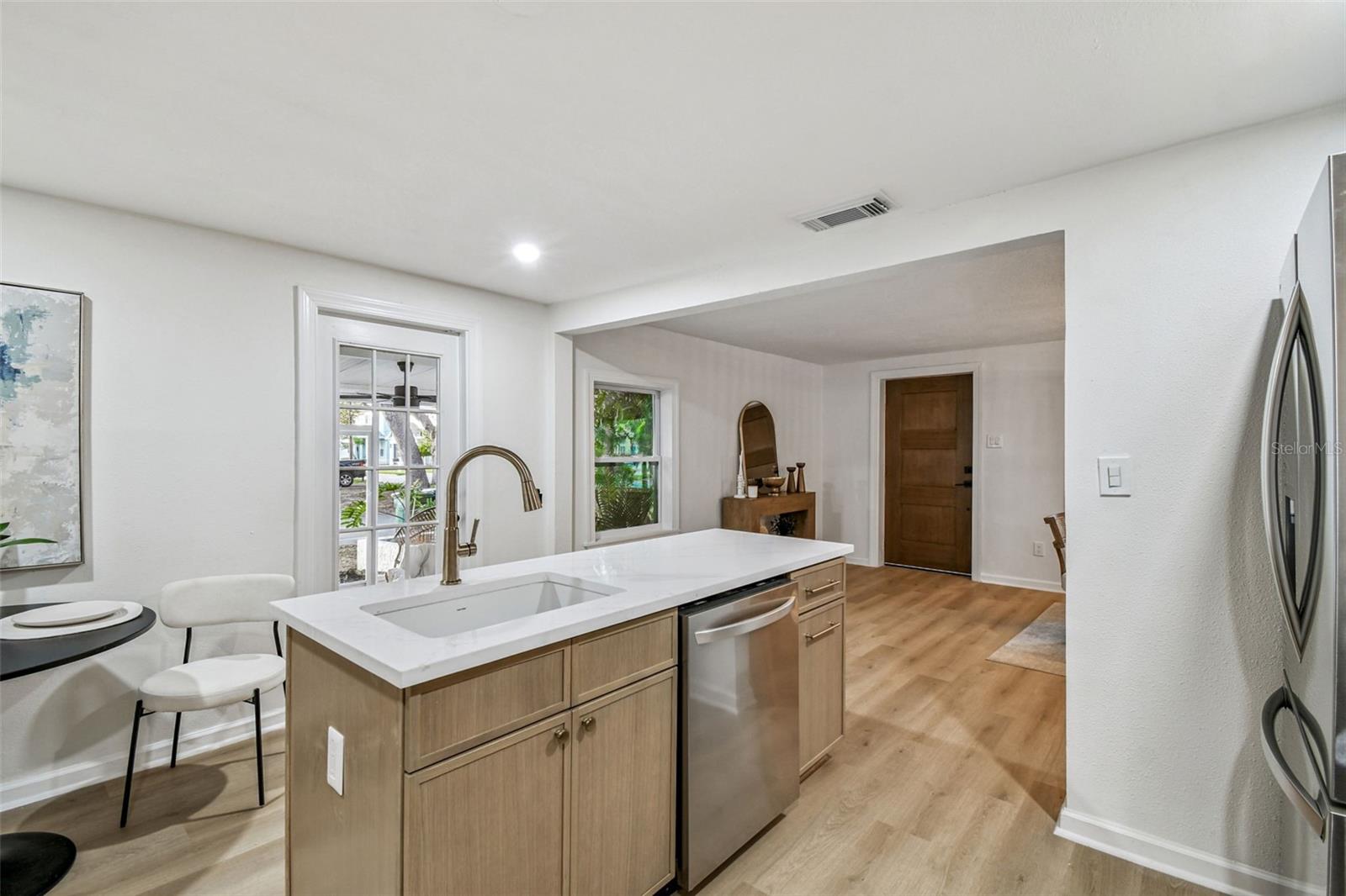 3320 W VILLA ROSA ST