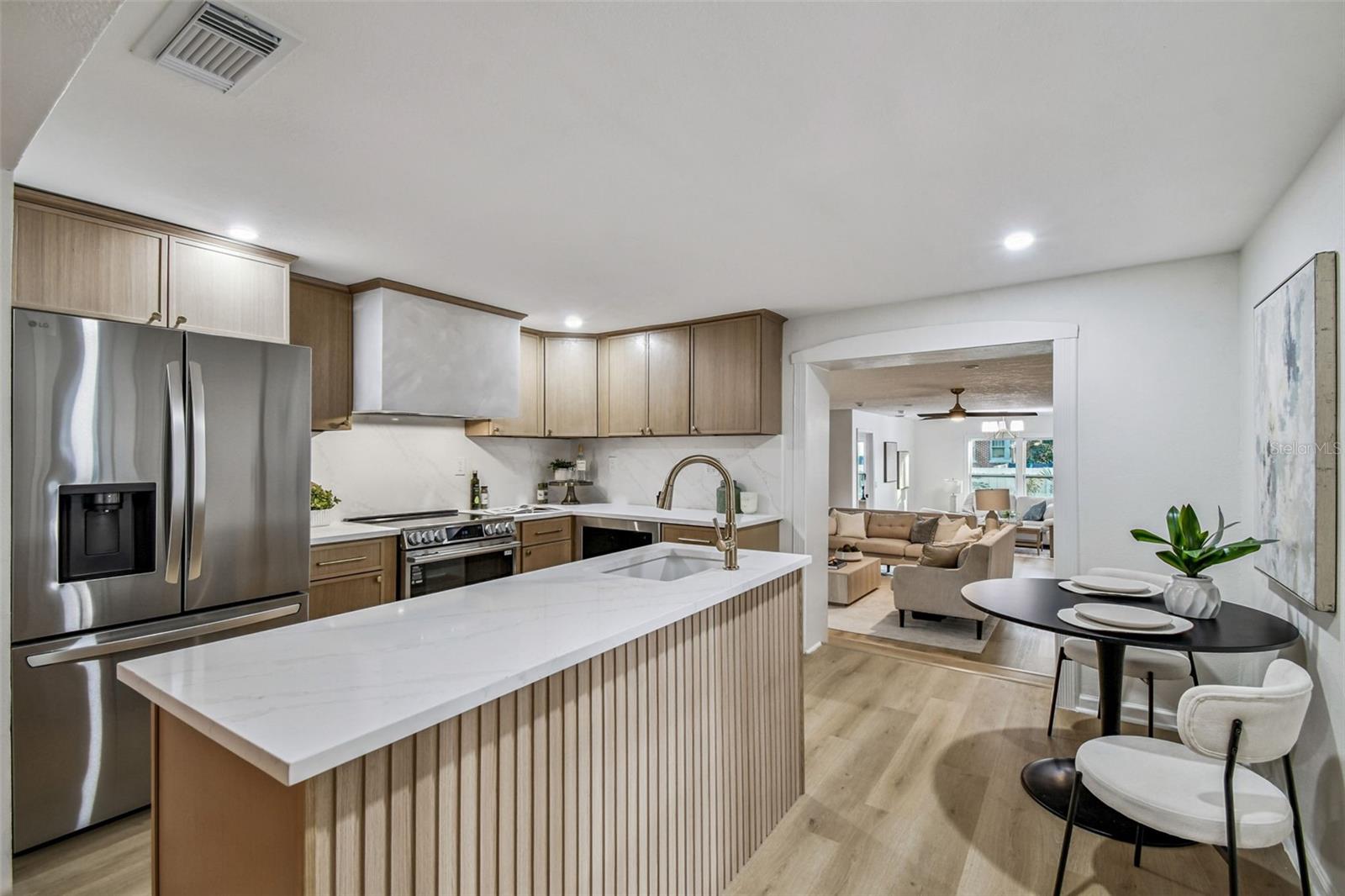 3320 W VILLA ROSA ST