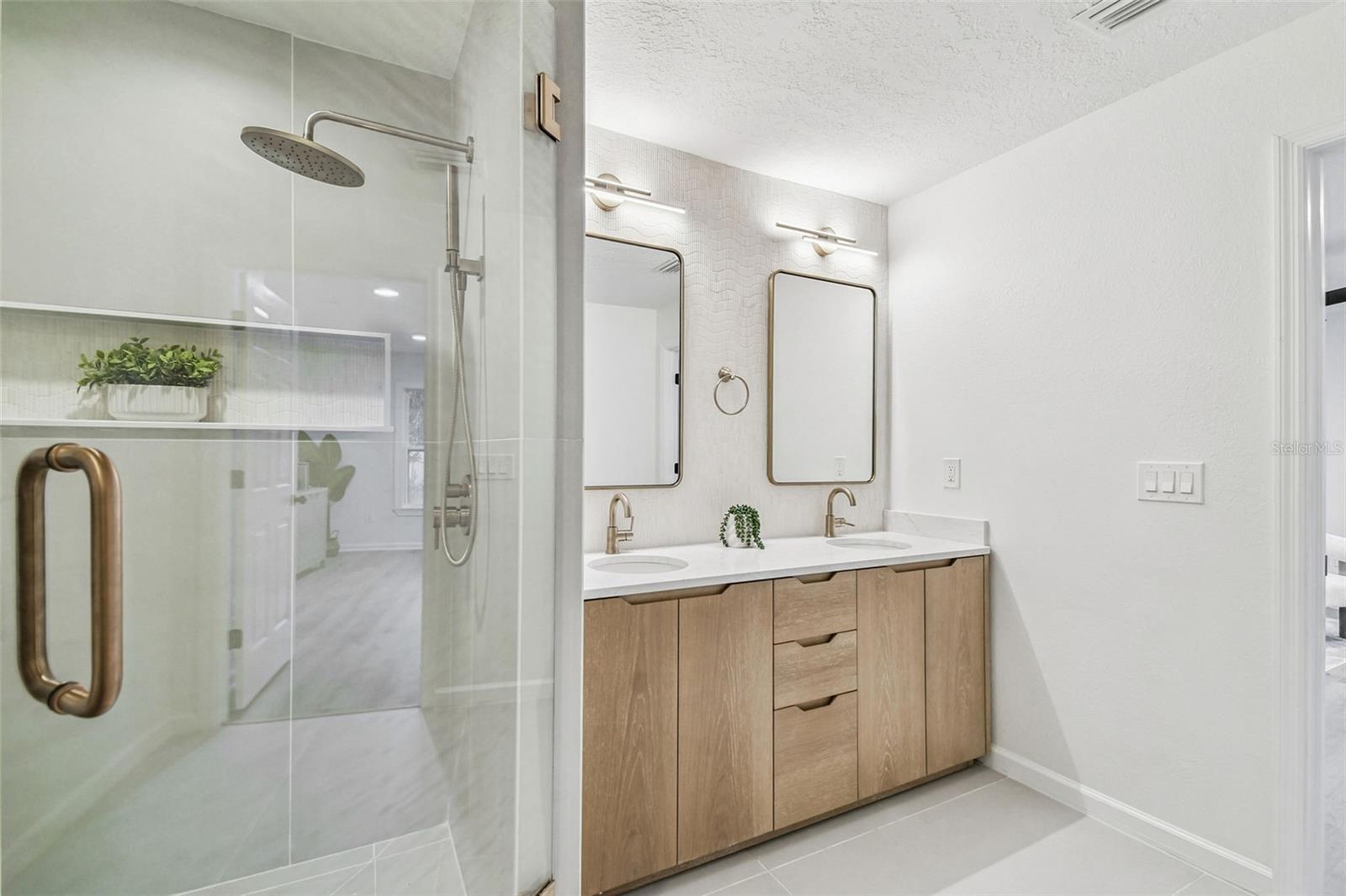 3320 W VILLA ROSA ST