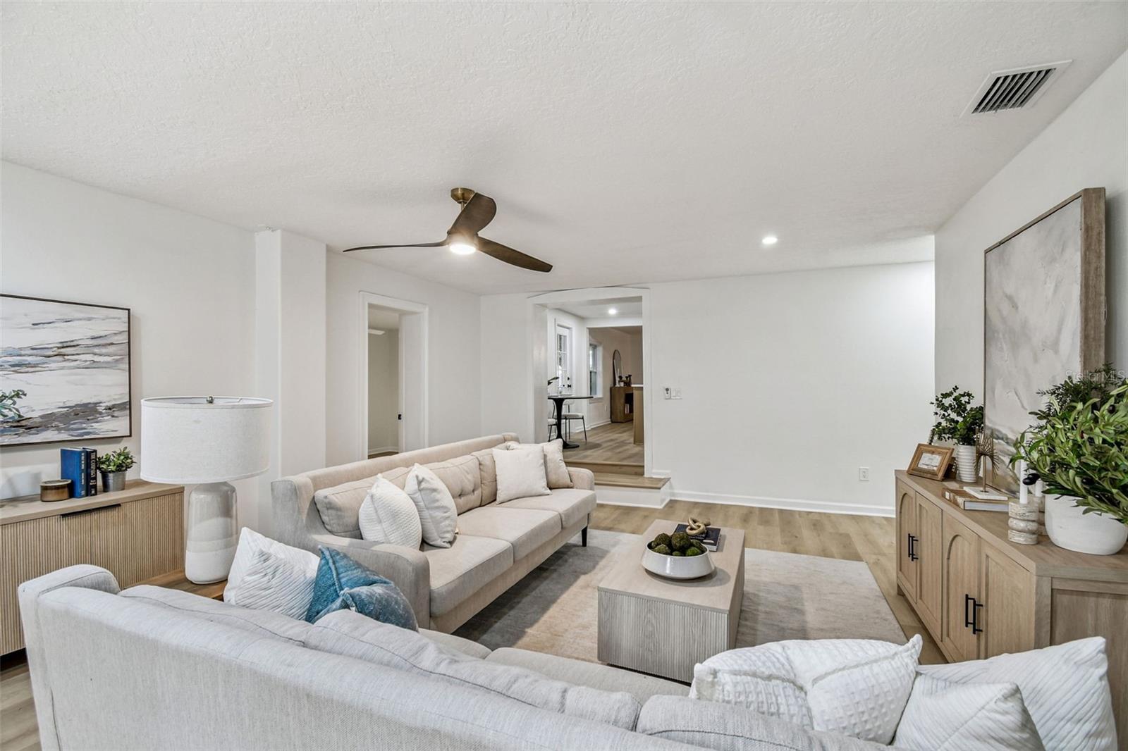 3320 W VILLA ROSA ST