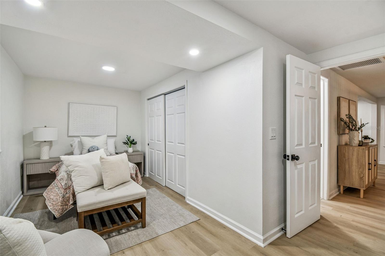 3320 W VILLA ROSA ST