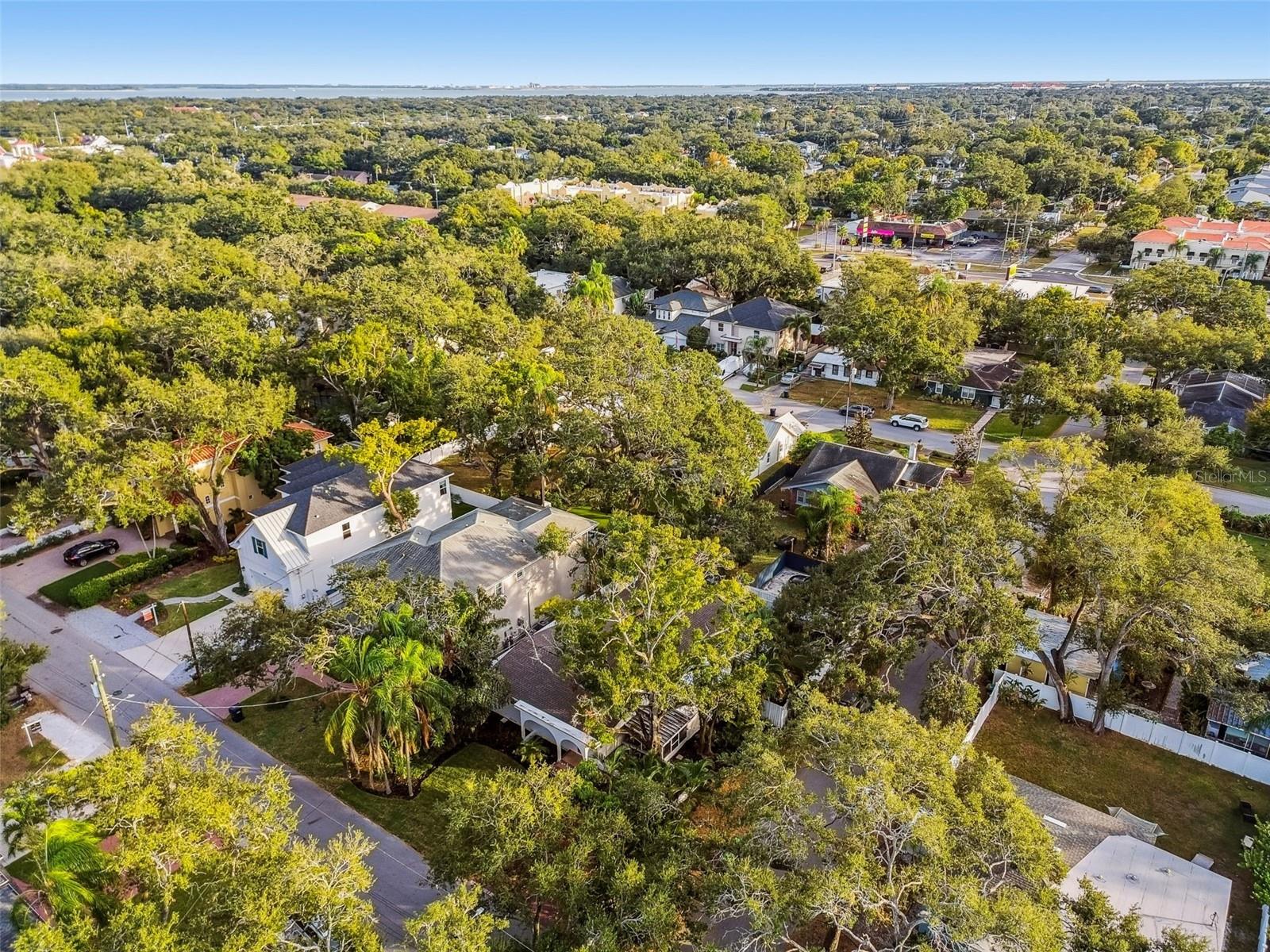 3320 W VILLA ROSA ST