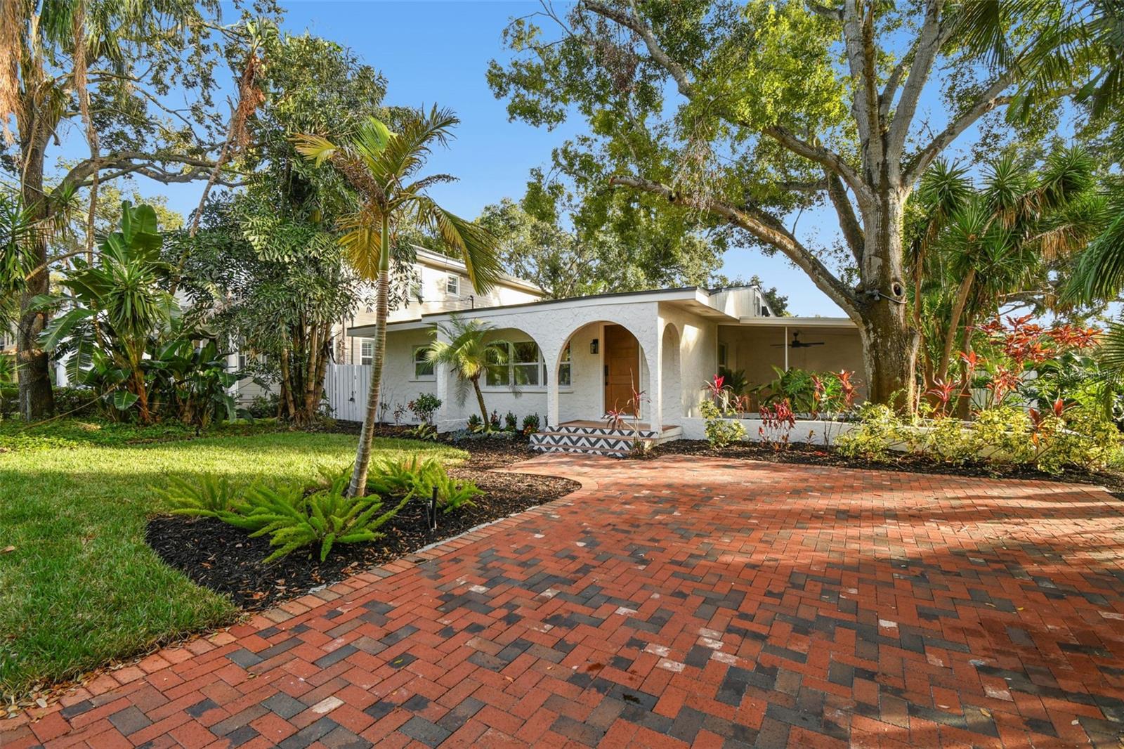 3320 W VILLA ROSA ST